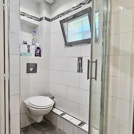 L'oasis - Proxy Paris & Stade De France Homestay *